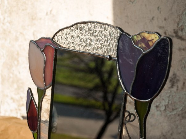 Stained Glass Tulip Mirror: Handmade Mosaic Vanity Decor