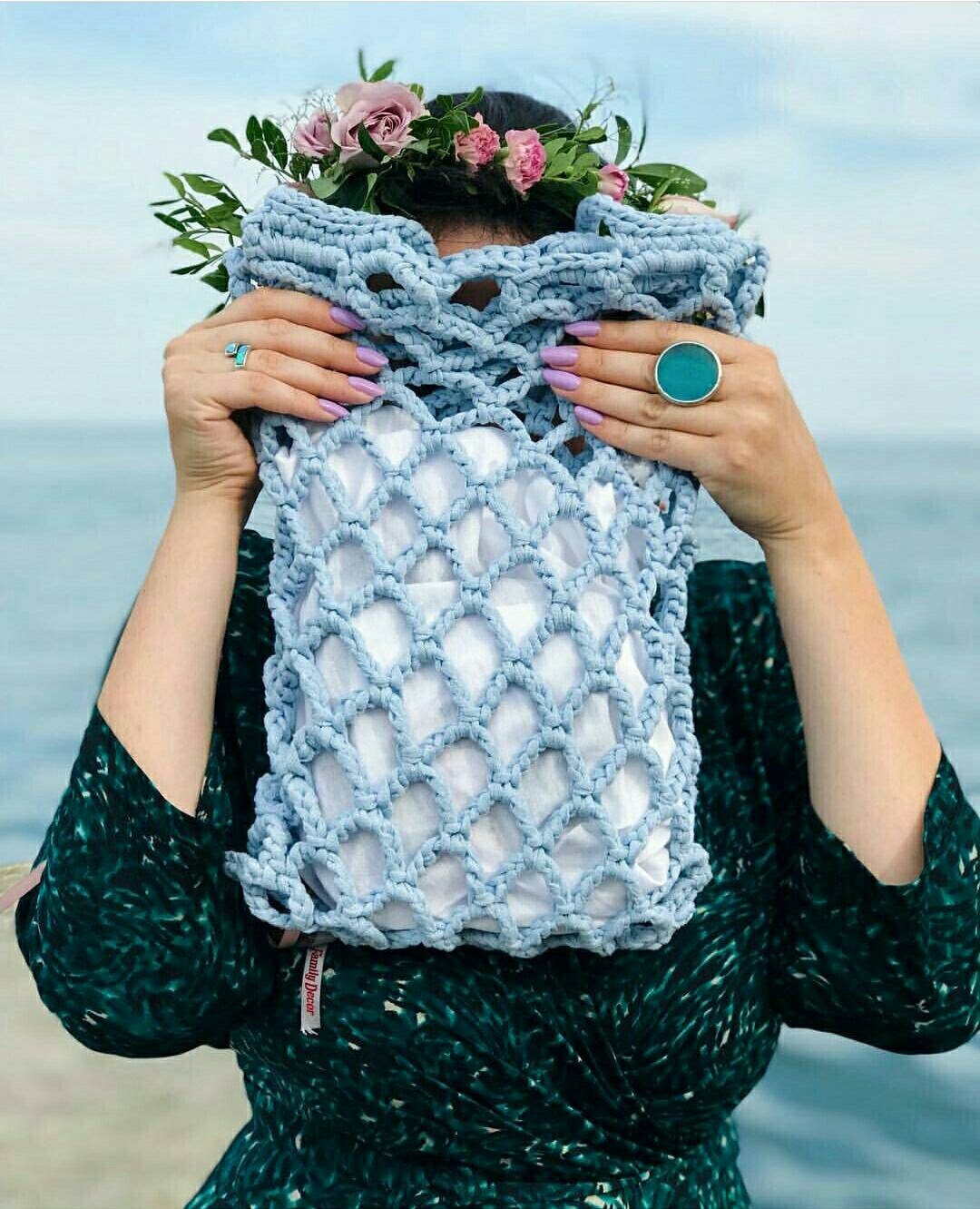 Large round stained glass ring in turquoise color, modern and elegant style