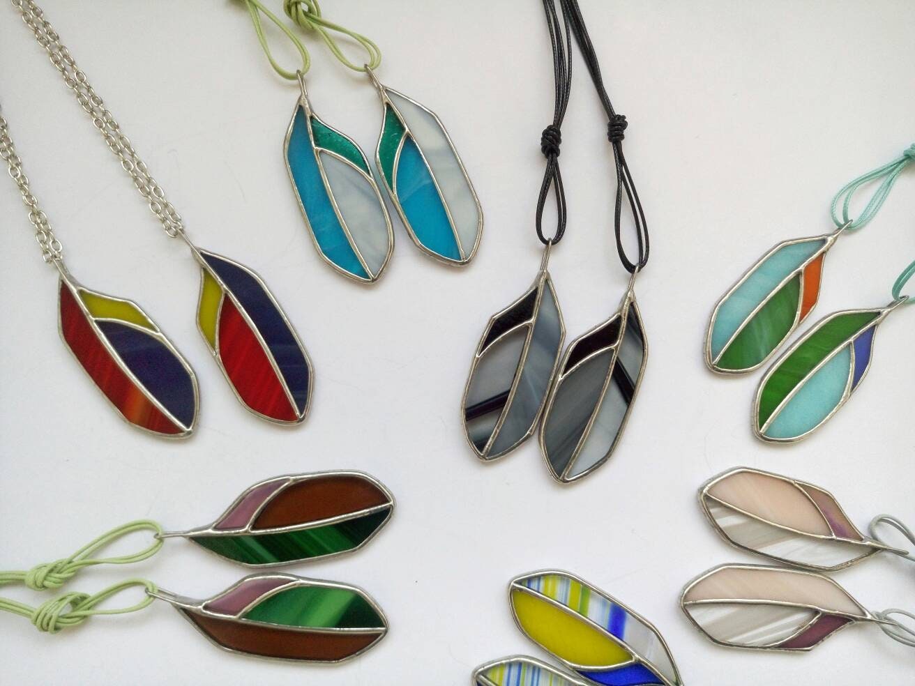 Colorful stained glass feather necklace, boho pendant necklace, nature jewelry charm, unique necklace, hippie jewelry, gift for her