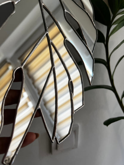 Stained Glass Monstera Leaf Mirror: Botanical Wall Decor