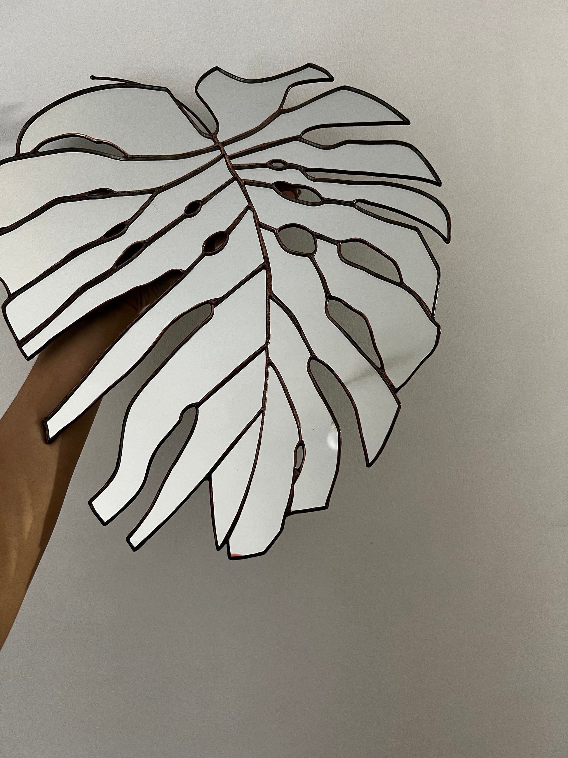 Stained Glass Monstera Leaf Mirror: Botanical Wall Decor
