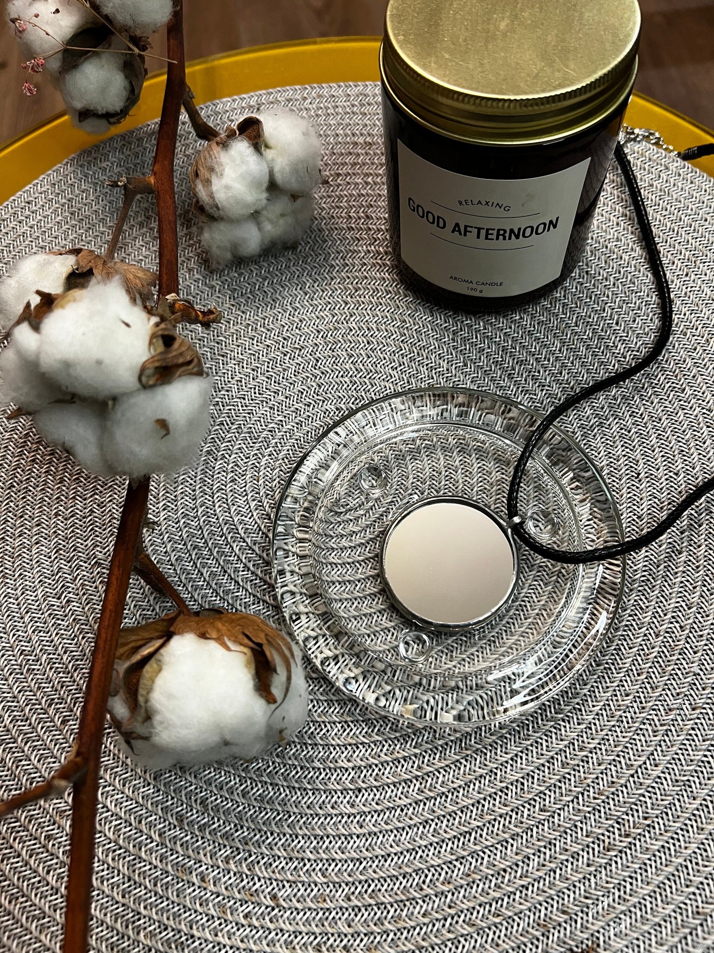 Дзеркальне намисто зі свічкою та бавовняним декором