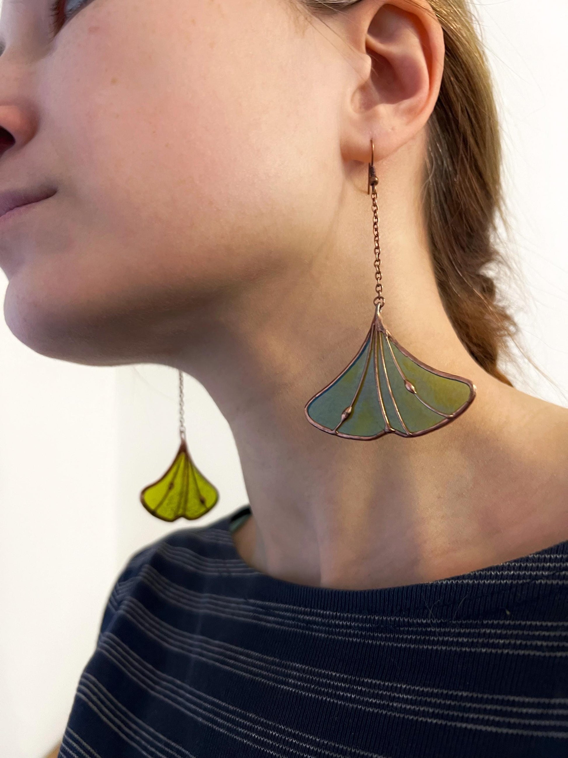 Ginkgo Leaf Dangle Earrings: Iridescent Glass Botanical Jewelry