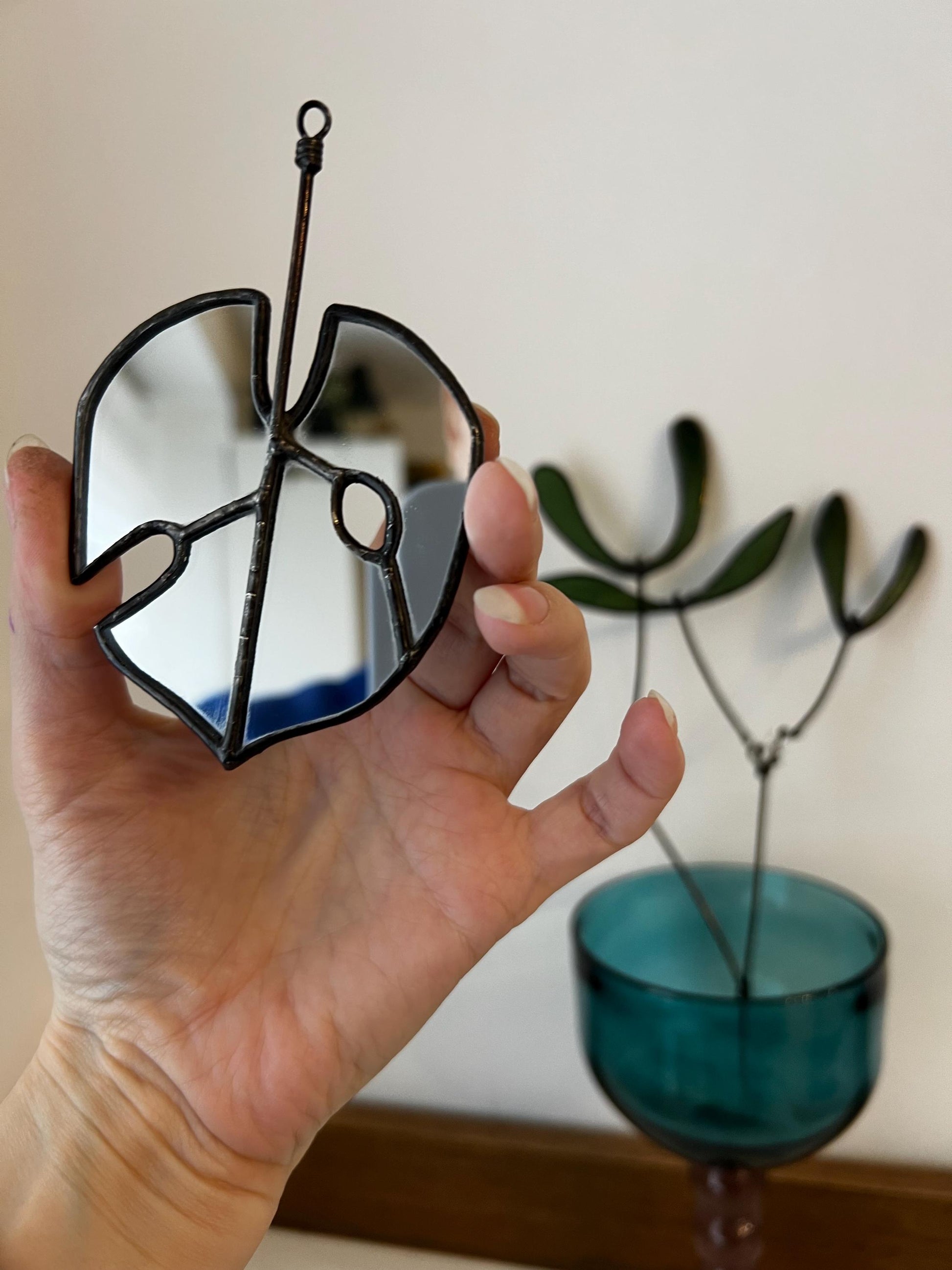 Stained Glass Monstera Suncatcher: Tropical Leaf Window Decor