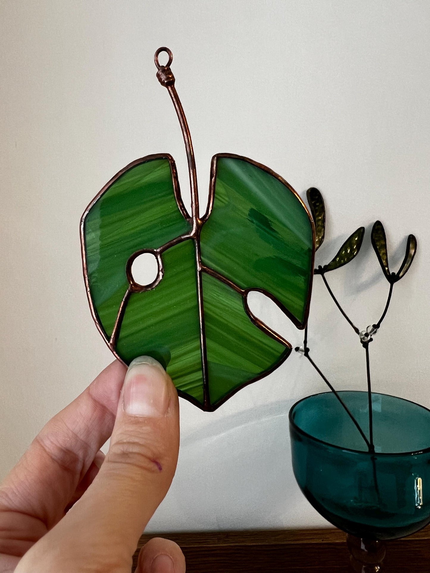 Stained Glass Monstera Suncatcher: Tropical Leaf Window Decor