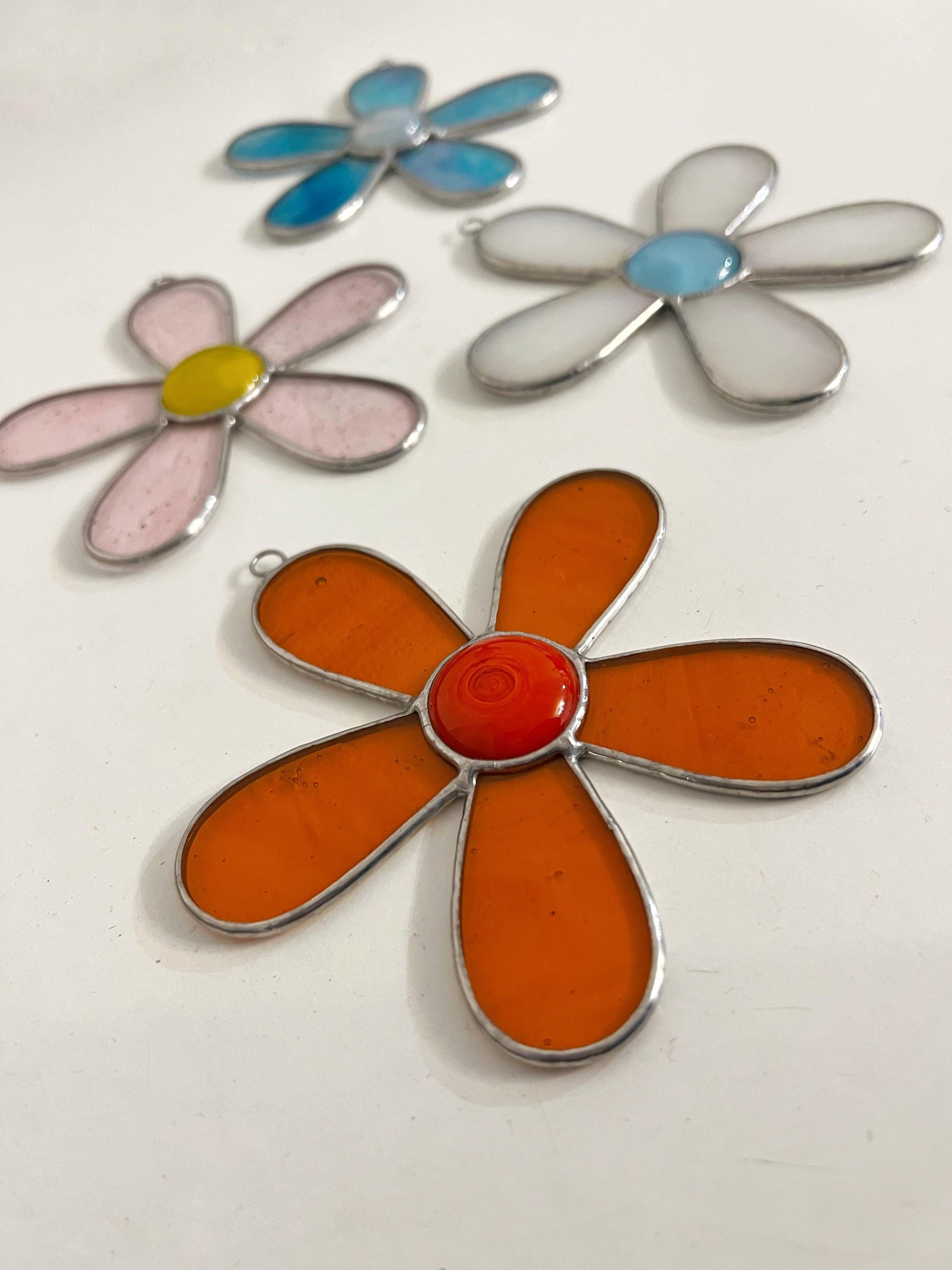 Stained Glass Daisy Suncatcher: Spring Window Ornament