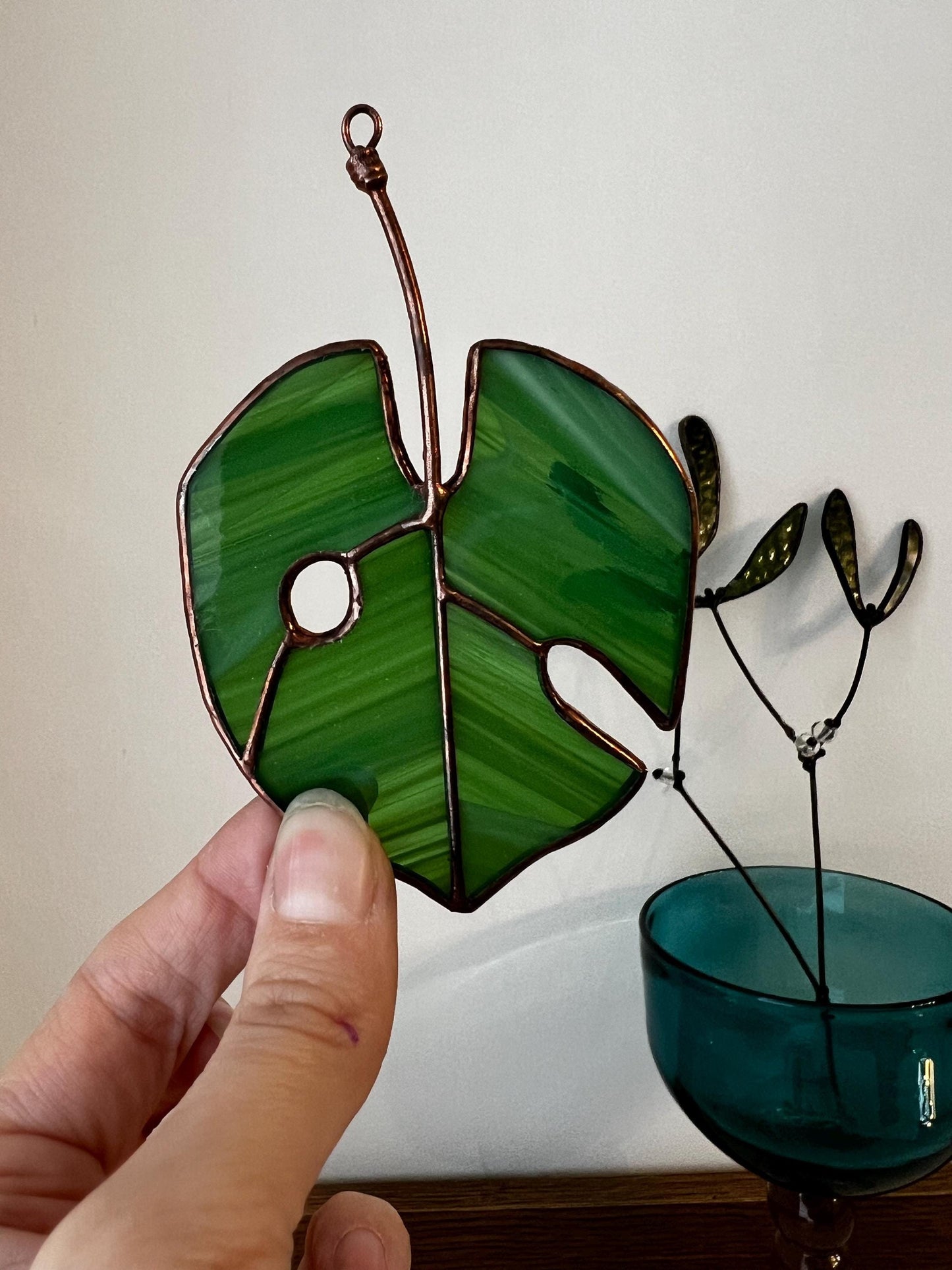 Monstera hanging suncatcher, leaf stained glass, stained glass plant decor, stained glass art, hanging window decor, gift for mom