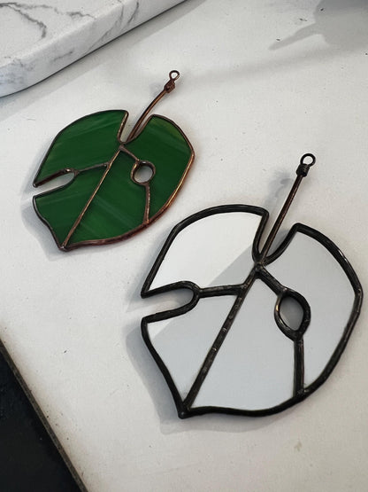 Stained Glass Monstera Suncatcher: Tropical Leaf Window Decor