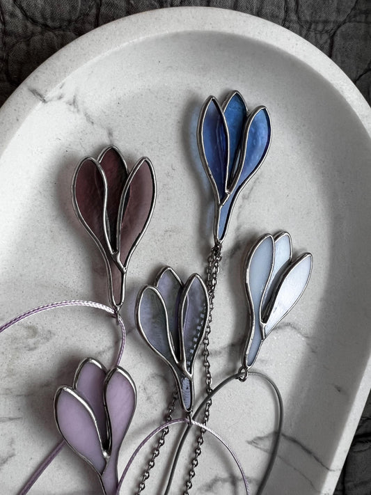 Wedding crocus necklace, stained glass flower necklace, nature jewelry, bridesmaid gift, summer pendant necklace, birthday gift for her