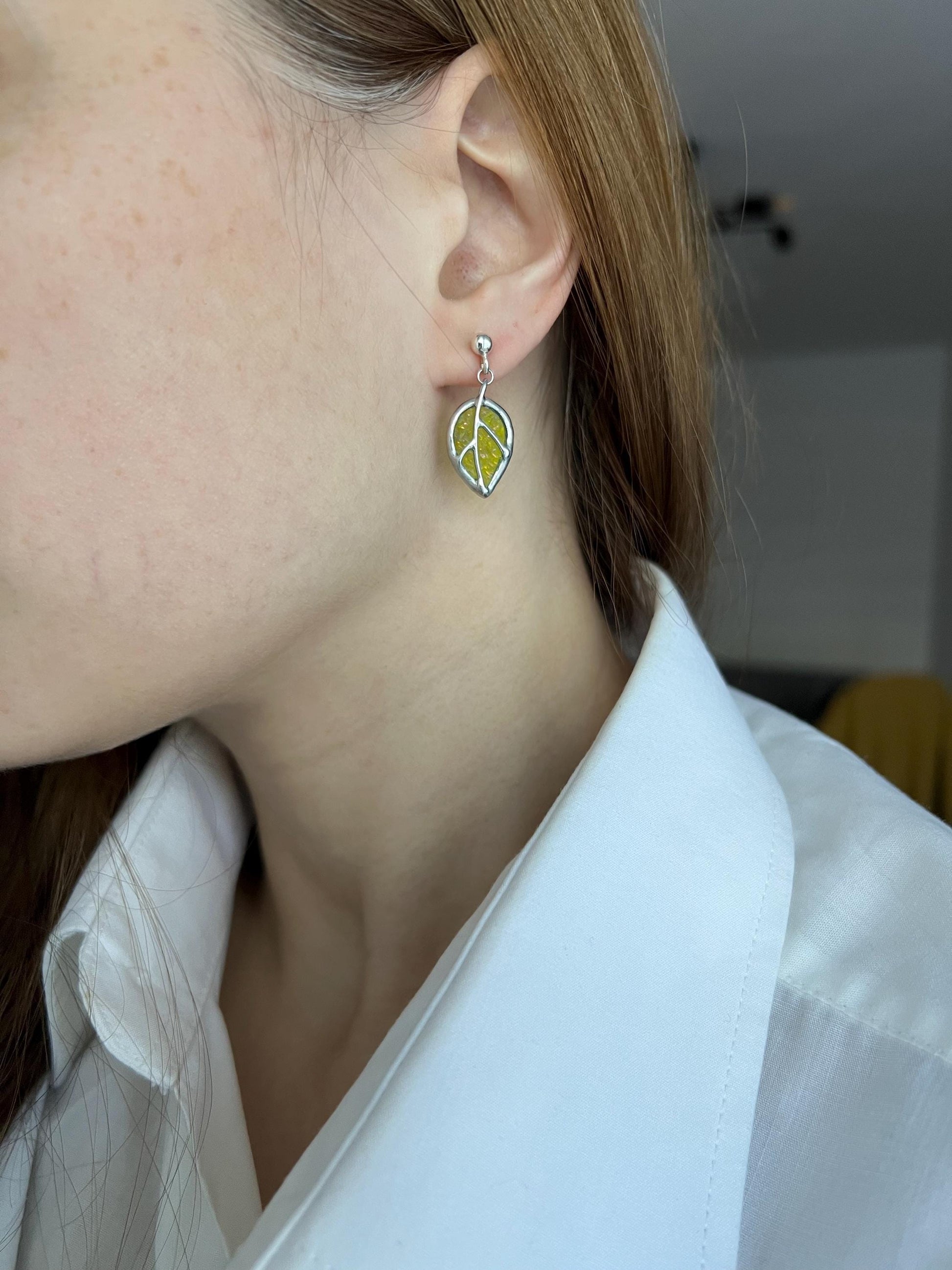 Green leaf earrings, spring drop earrings, botanical dangle earrings, nature lovers gift, unique stained glass ginkgo earrings, gift for mom