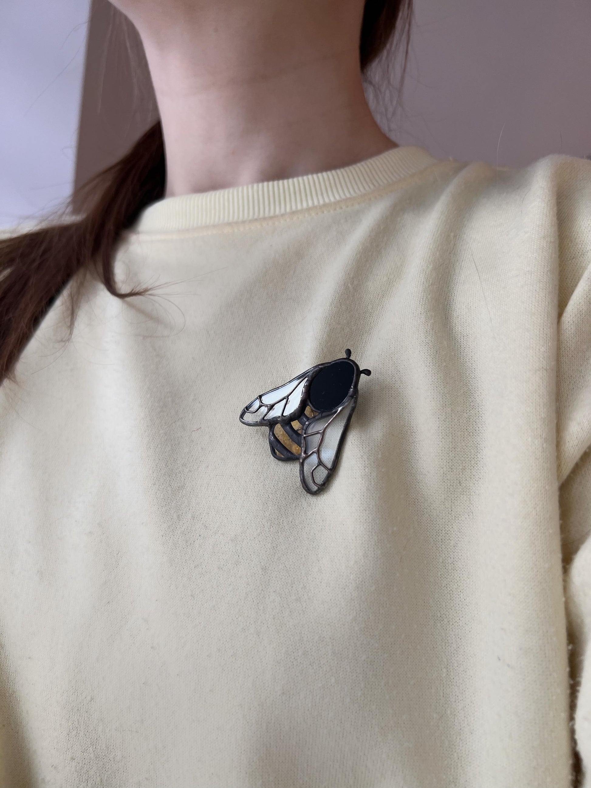 Stained Glass Bee Brooch: Nature-Inspired Bumblebee Pin