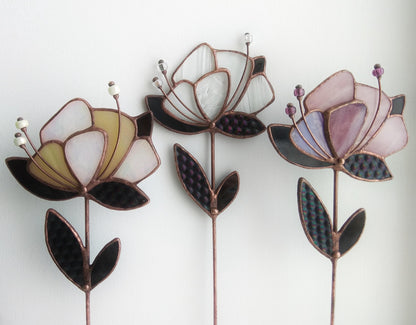 Stained glass flower plant stake, decorative handmade flower suncatcher, botanical glass art, plant decorations, home gift for mom