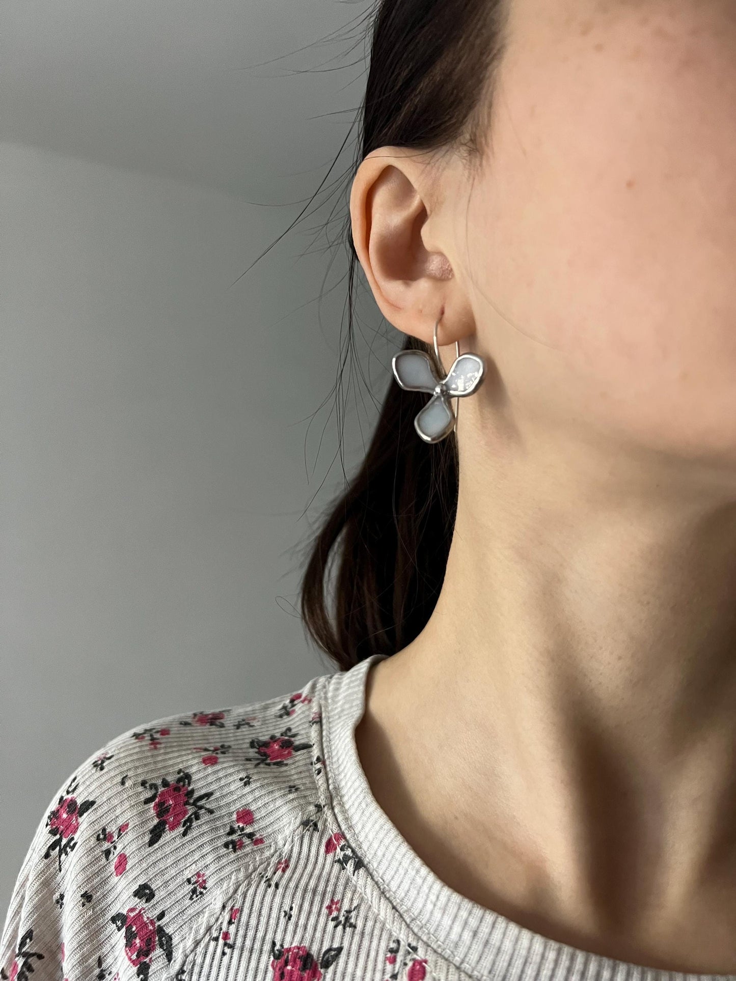 Blue Hydrangea Stained Glass Earrings – Artistic Handmade Floral Gift