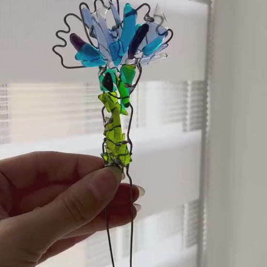 Fused Glass Flower Stake – Red Garden Art Decor